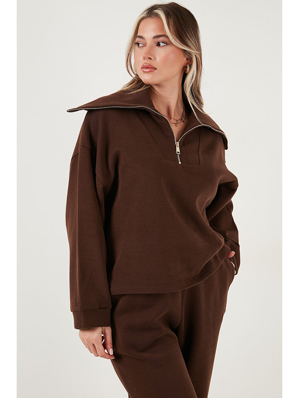 Kahverengi Pamuklu Oversize Fit Yarım Fermuarlı Yaka Uzun Kollu Triko Takım 68351218-4