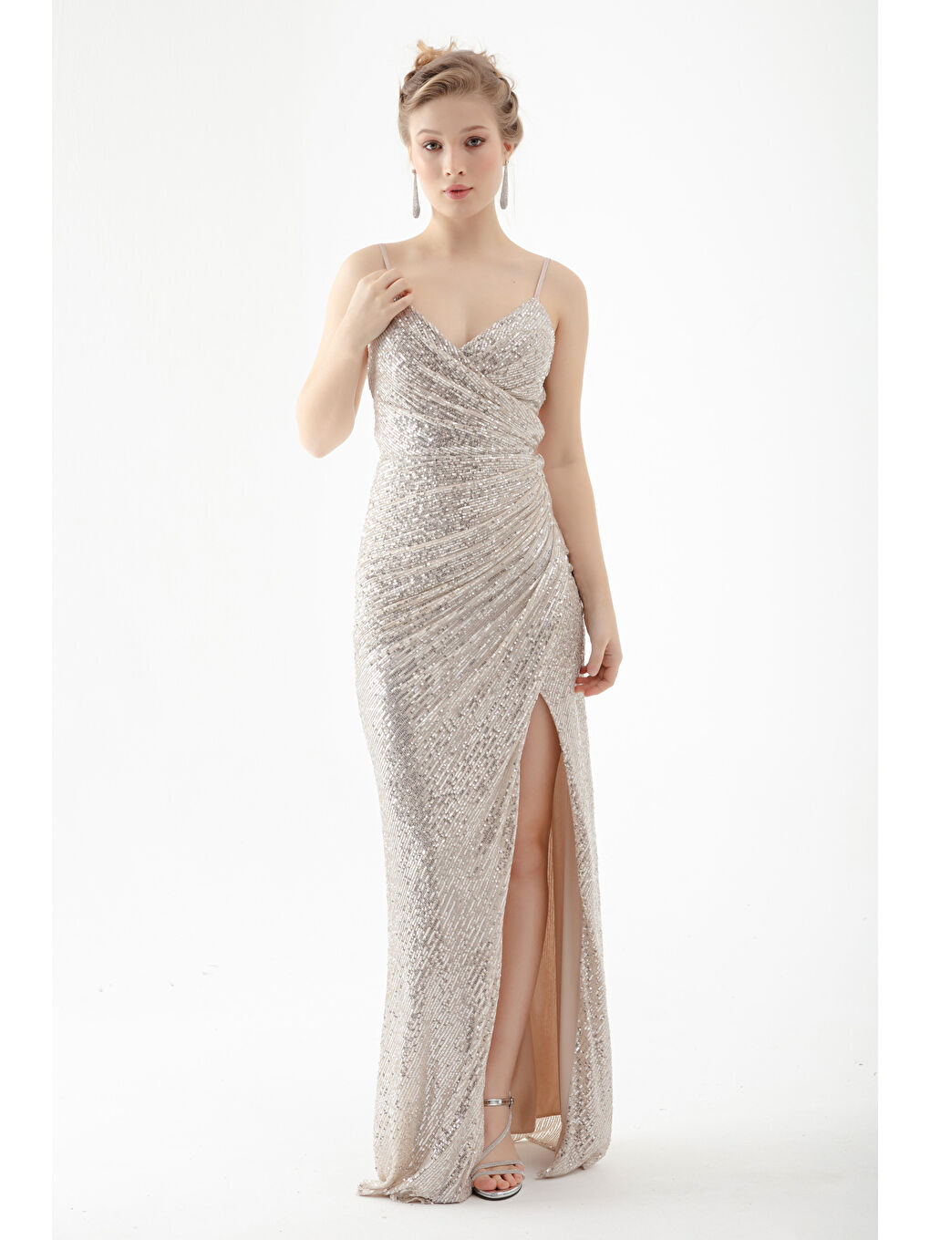 Kadın Bej Sırt Dekolteli Payetli Uzun Abiye Elbise-1