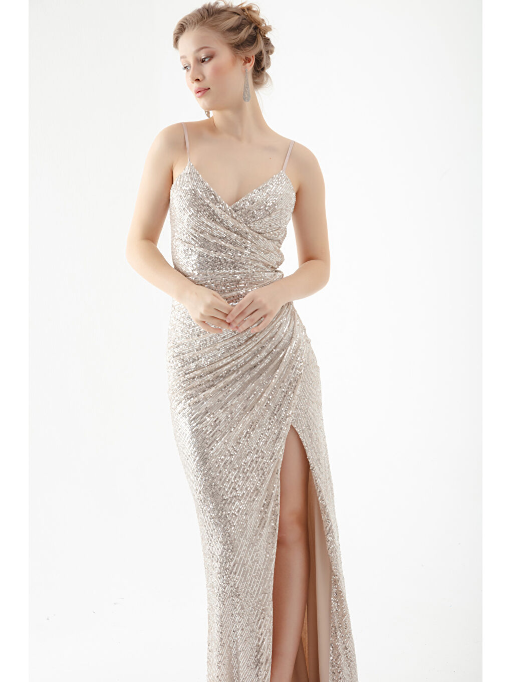 Kadın Bej Sırt Dekolteli Payetli Uzun Abiye Elbise-2