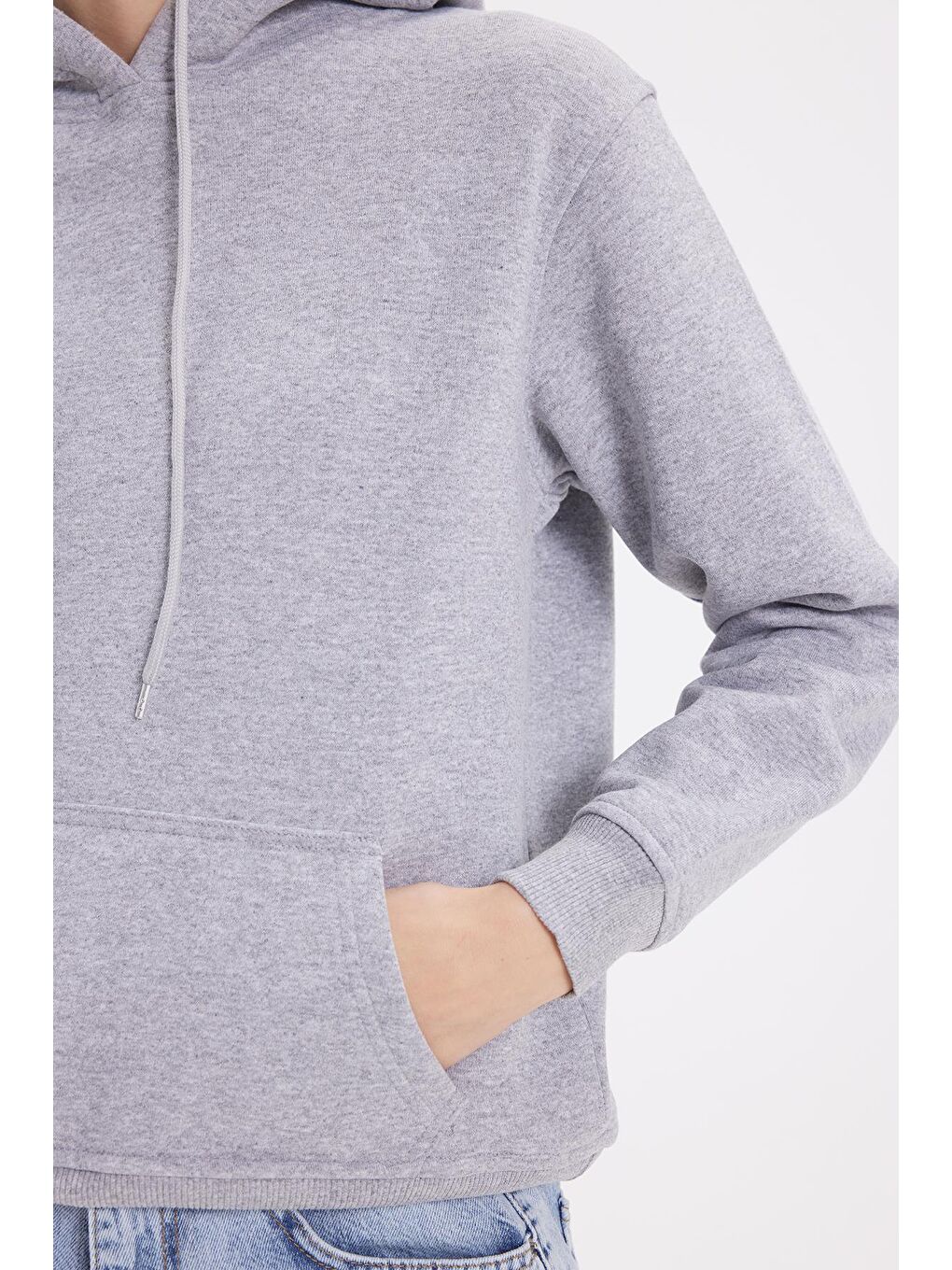 Kadın Relax Fit Rahat Kesim Pamuklu Kapüşonlu Kanguru Cepli Gri Sweatshirt-2