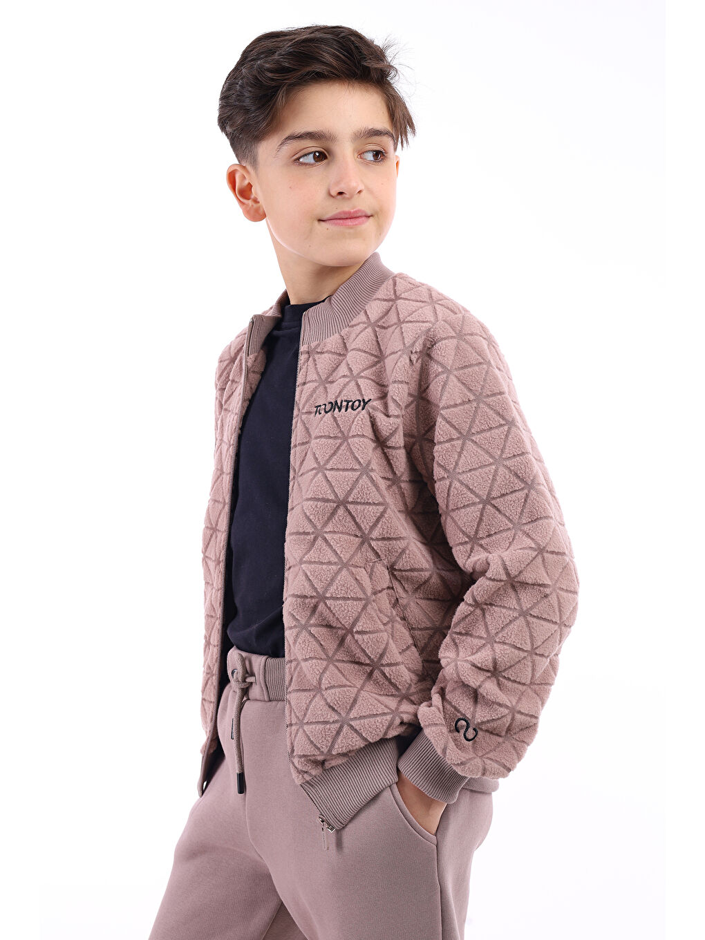 Kahverengi Erkek Çocuk Nakışlı Hırka-1