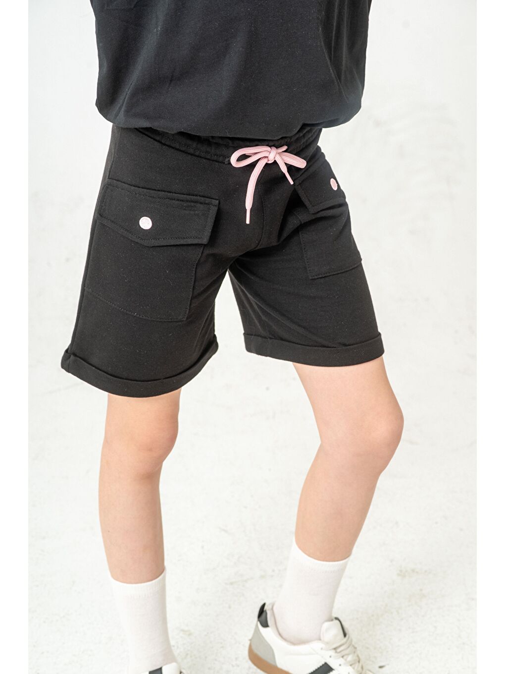 Siyah Kargo Cepli Cep Kapağı Nakışlı Kız Çocuk Şort-8