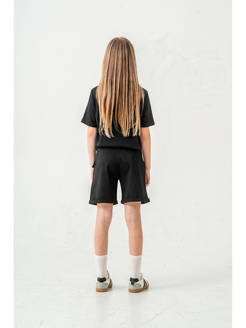 Siyah Kargo Cepli Cep Kapağı Nakışlı Kız Çocuk Şort-9