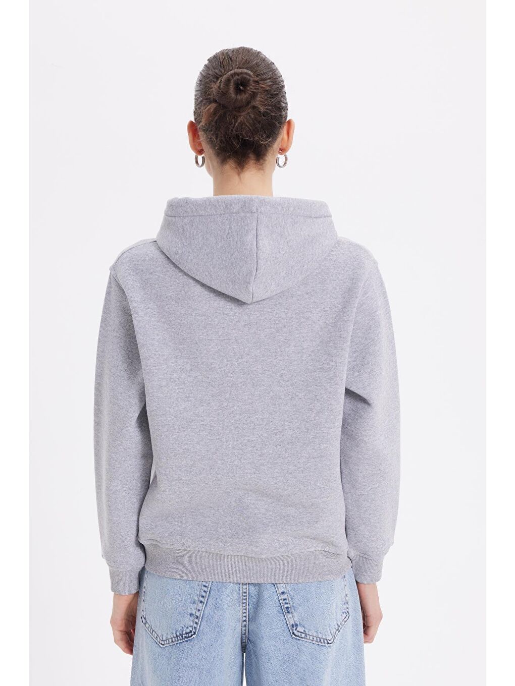 Kadın Relax Fit Rahat Kesim Pamuklu Kapüşonlu Kanguru Cepli Gri Sweatshirt-6