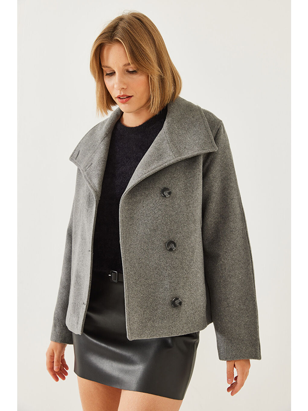 Gri Kadın Kruvaze Yaka Düğmeli Kaşe Ceket-1