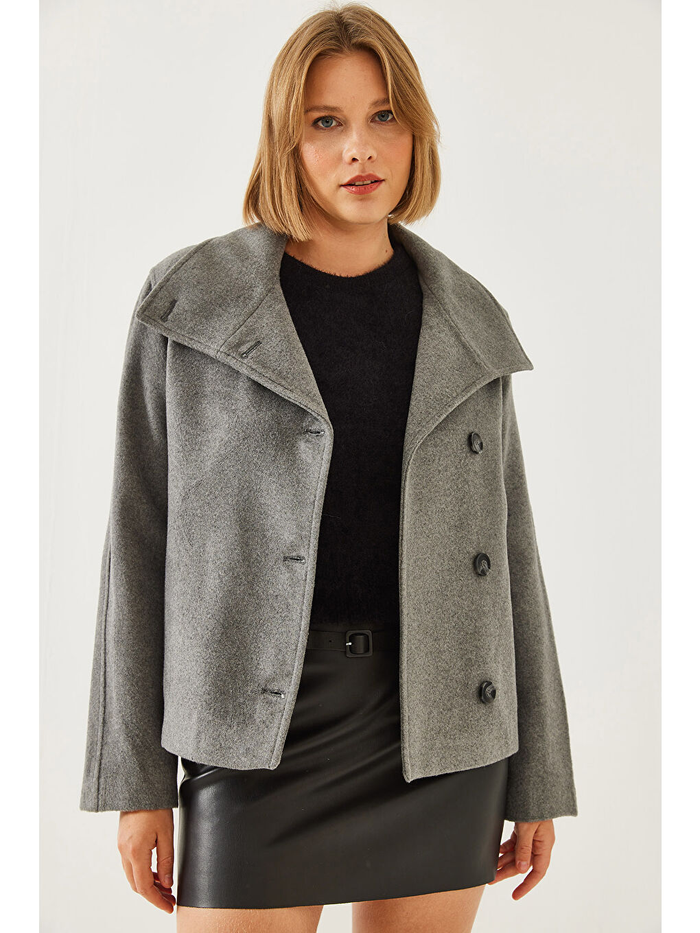 Gri Kadın Kruvaze Yaka Düğmeli Kaşe Ceket-2