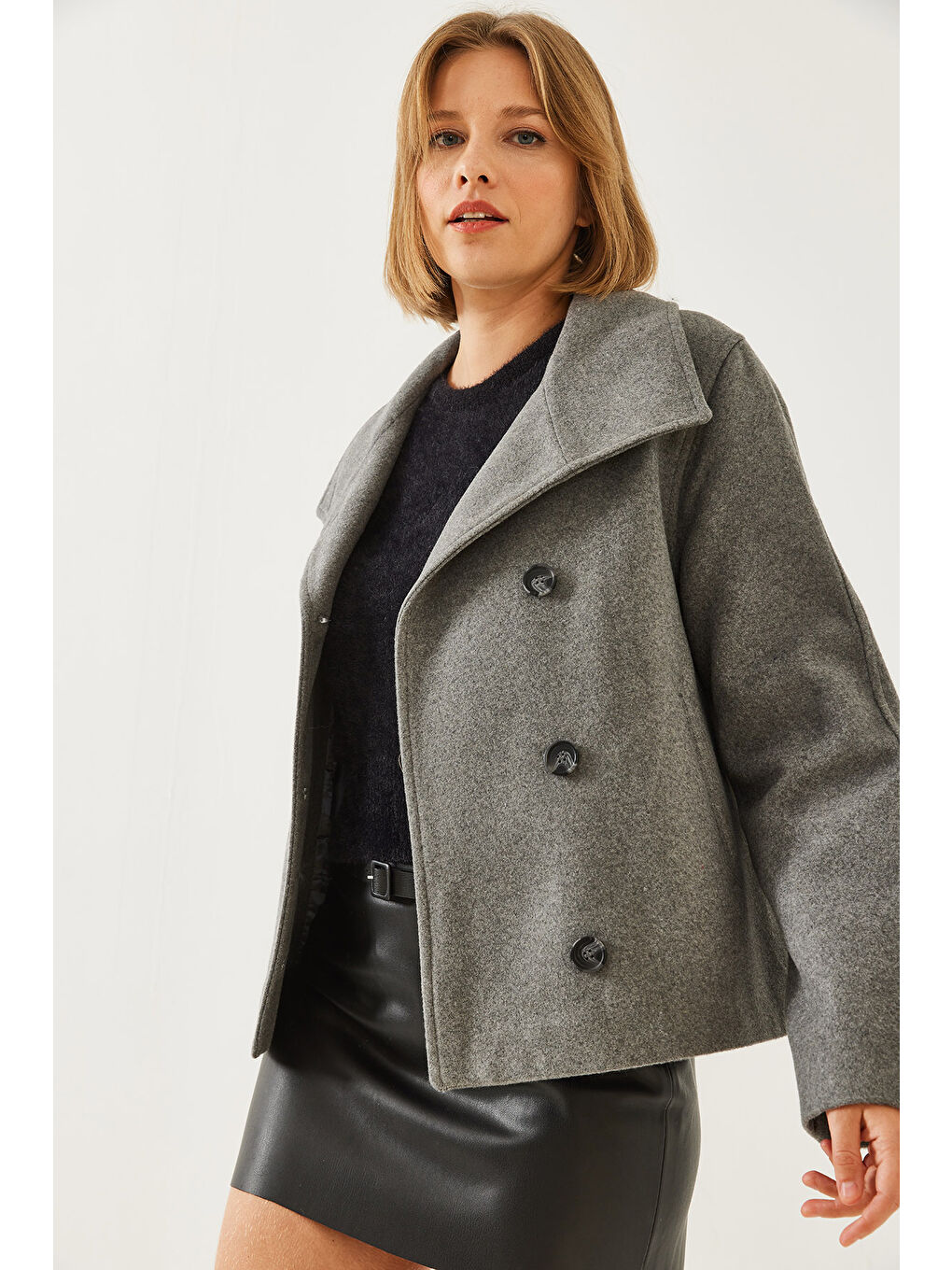 Gri Kadın Kruvaze Yaka Düğmeli Kaşe Ceket-4