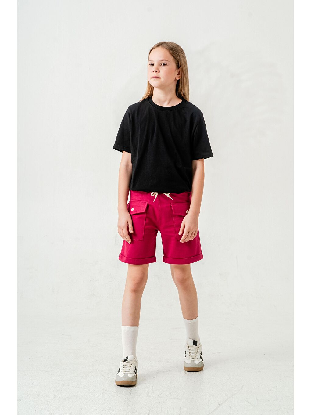 Fuşya Kargo Cepli Cep Kapağı Nakışlı Kız Çocuk Şort-1