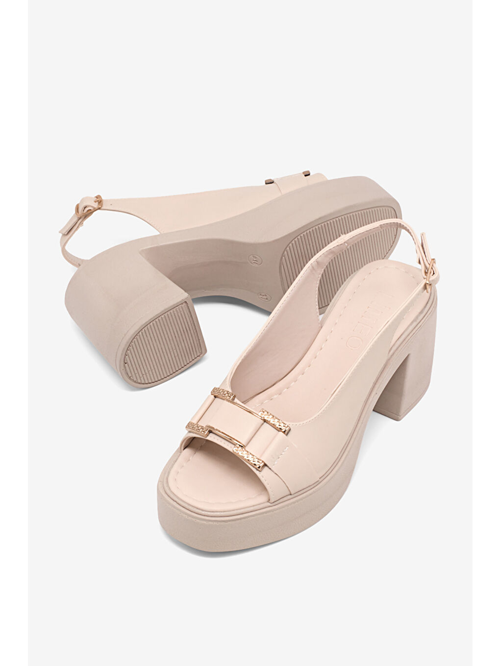 Kadın Bej Yüksek Taban Rahat Tokalı Topuklu Sandalet-3
