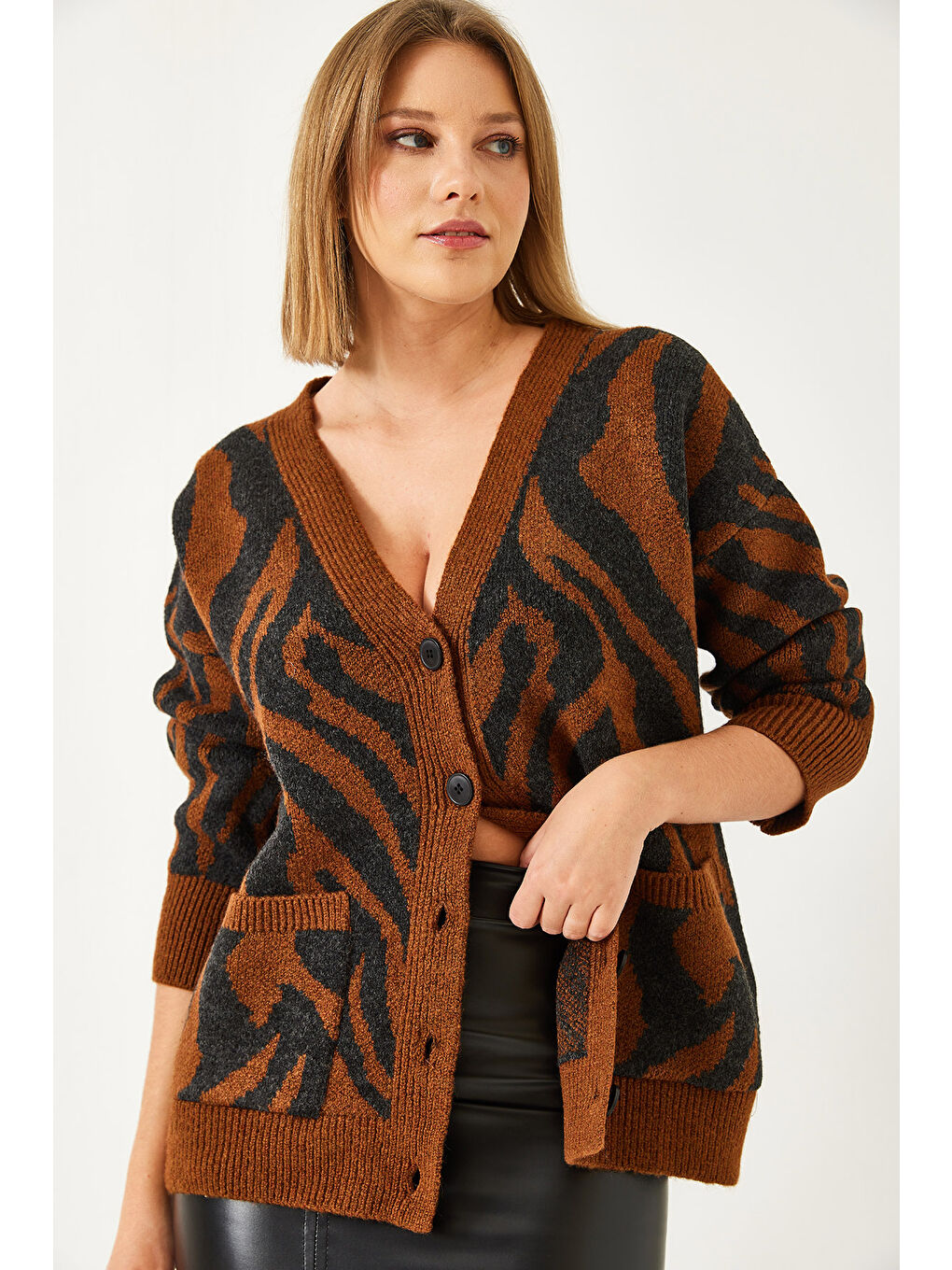 Kahverengi Kadın Zebra Desenli Triko Hırka-1