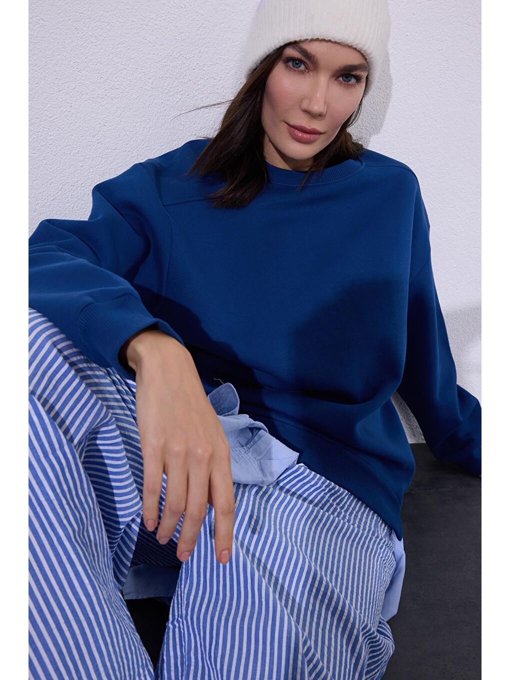 Kadın Oversize Geniş Kesim Pamuklu 3 Iplik Bisiklet Yaka Mavi Sweatshirt-1