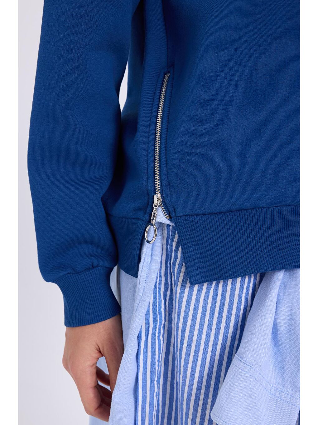 Kadın Oversize Geniş Kesim Pamuklu 3 Iplik Bisiklet Yaka Mavi Sweatshirt-2