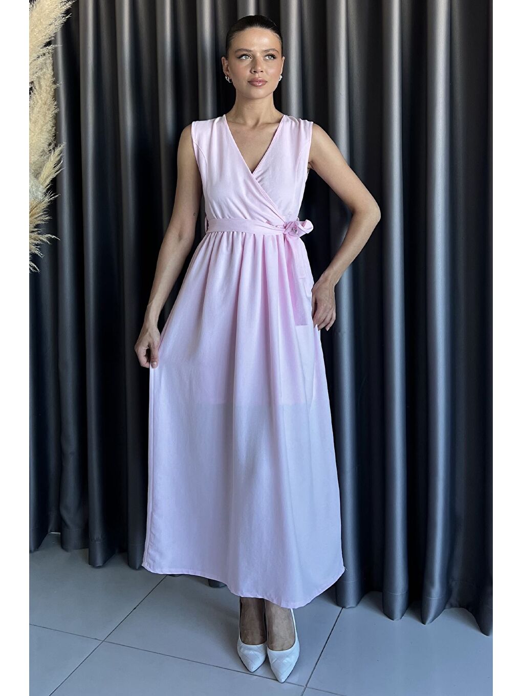 Pembe Kruvaze Yaka Kuşaklı Sıfır Kol Elbise-1
