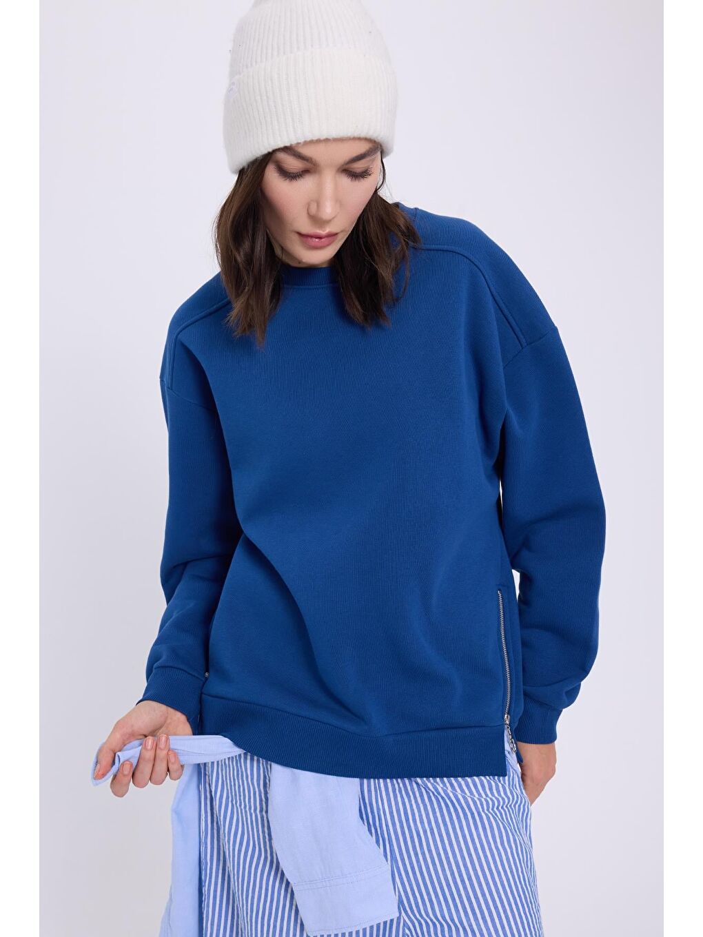 Kadın Oversize Geniş Kesim Pamuklu 3 Iplik Bisiklet Yaka Mavi Sweatshirt-3