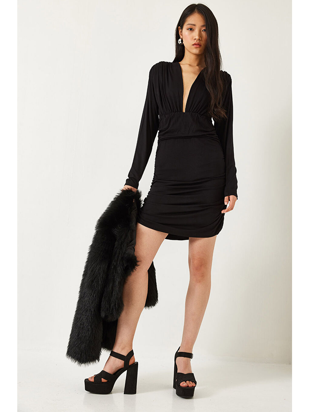 Siyah Kadın Yanları Büzgülü Elbise-1