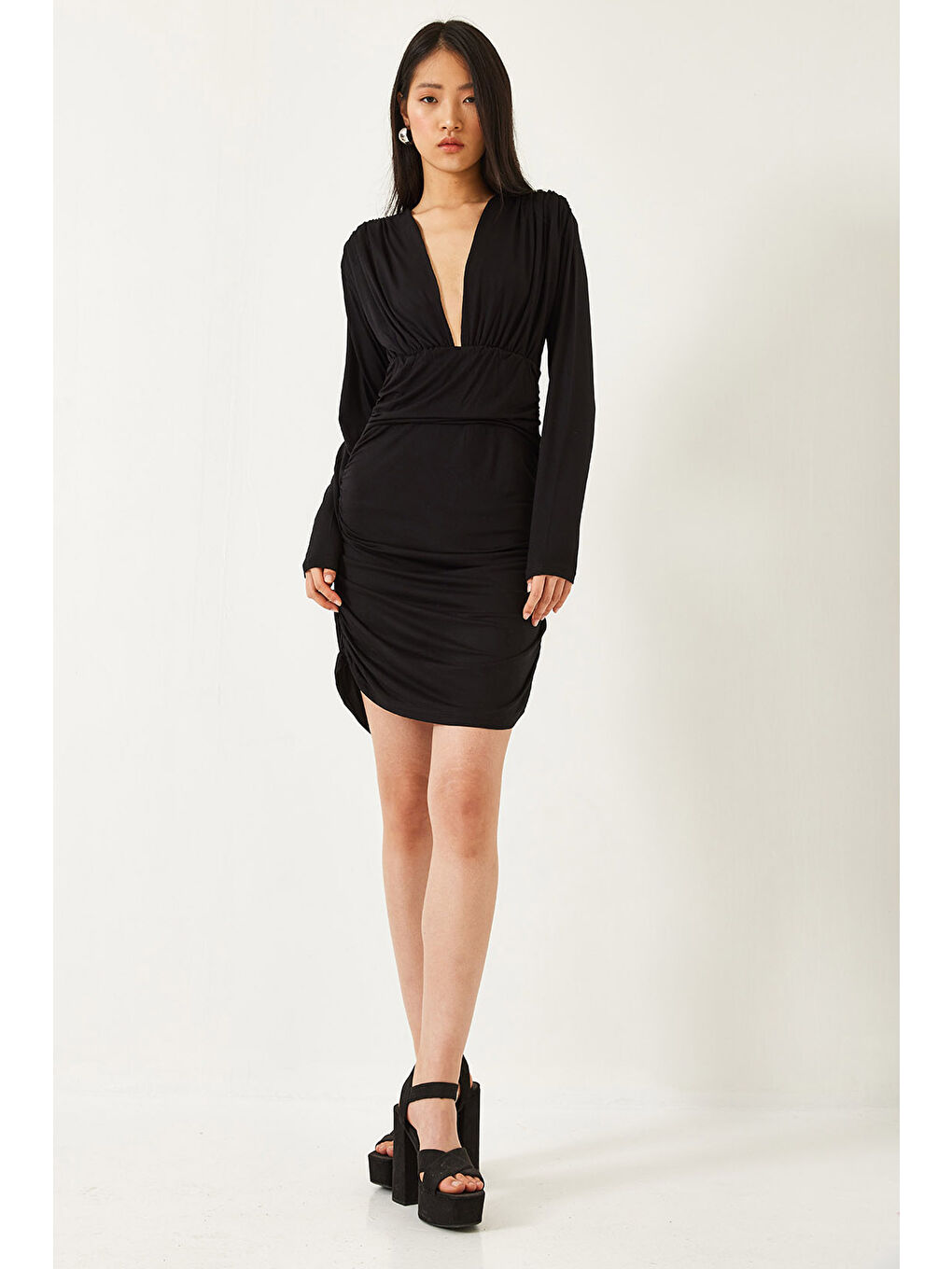 Siyah Kadın Yanları Büzgülü Elbise-3