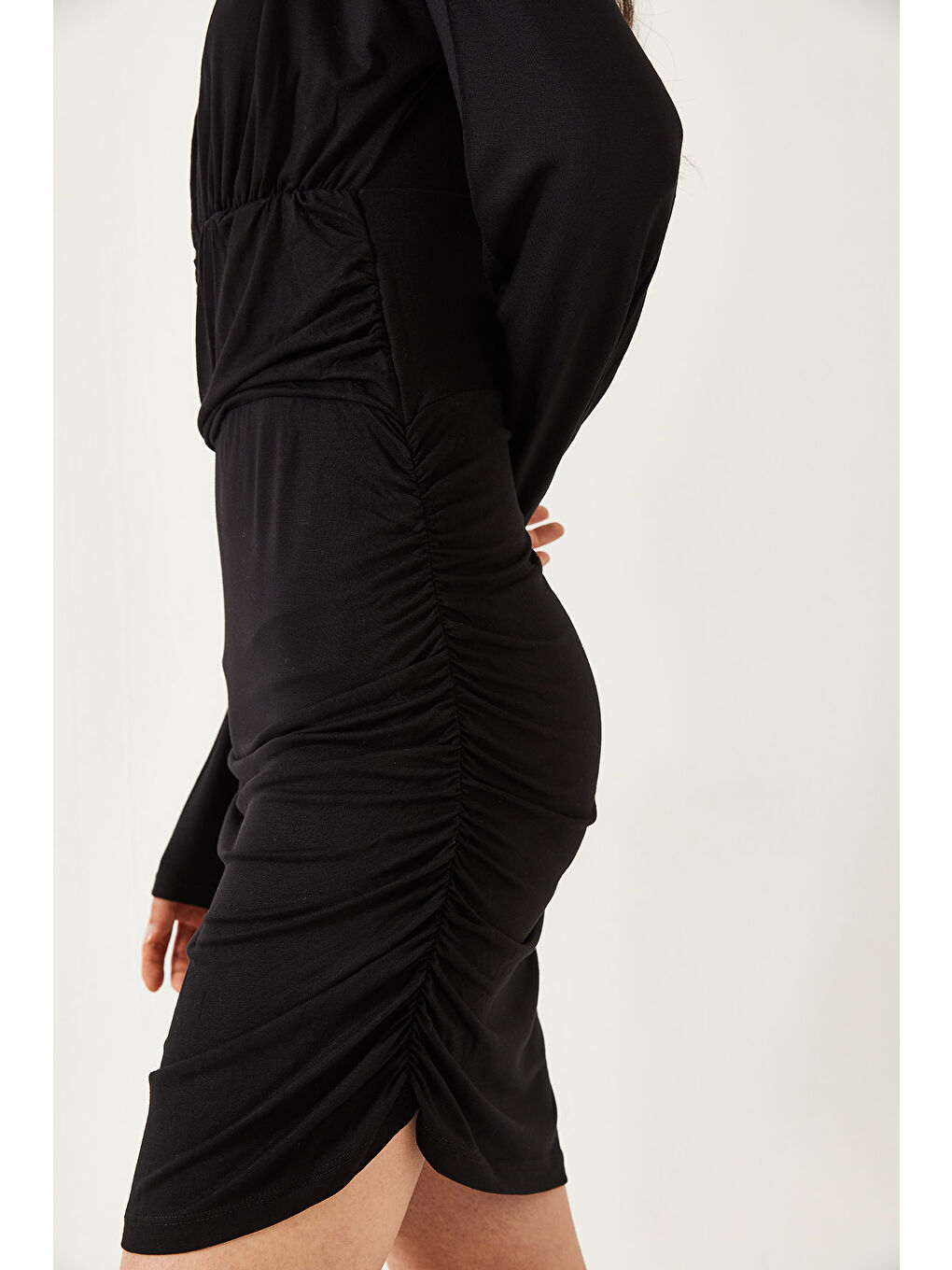 Siyah Kadın Yanları Büzgülü Elbise-6