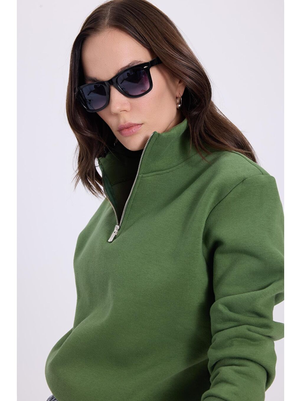 Kadın Relax Fit Rahat Kesim Pamuklu İçi Polarlı Yarım Fermuarlı Yeşil Dik Yaka Sweatshirt-1
