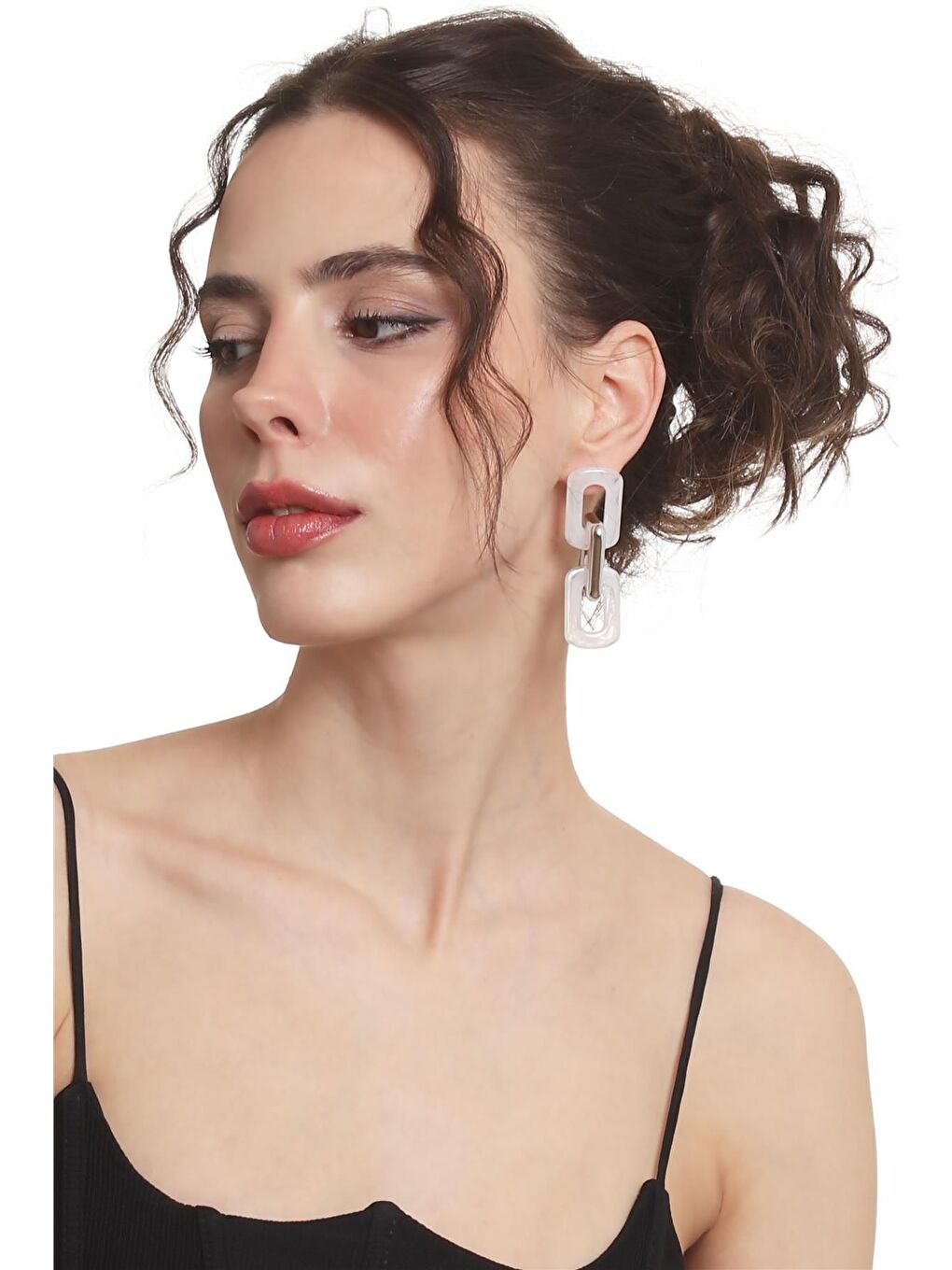 Kadın Kalın Zincir Formlu Beyaz &Gümüş Renk Çivili Model Akrilik Tasarım Küpe-2