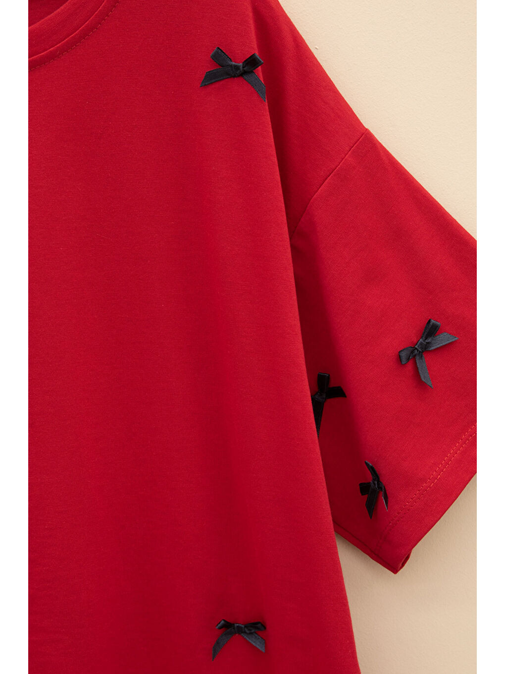 Kırmızı Fiyonk Nakışlı Kısa Kol Kız Çocuk Oversize Tişört 20799-2