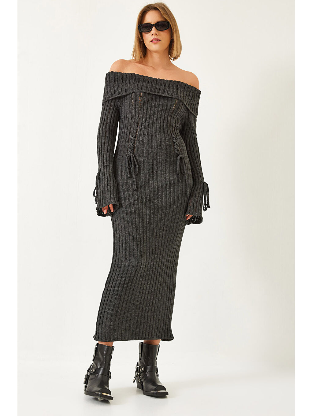 Antrasit Kadın Madonna Yaka Örgü Detaylı Triko Elbise