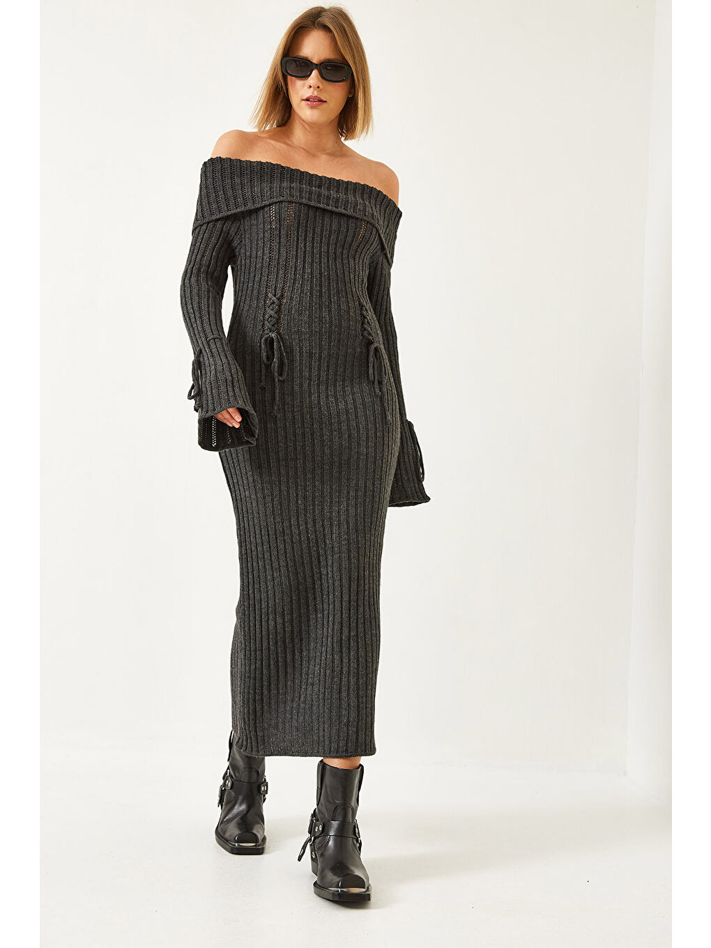 Antrasit Kadın Madonna Yaka Örgü Detaylı Triko Elbise-1