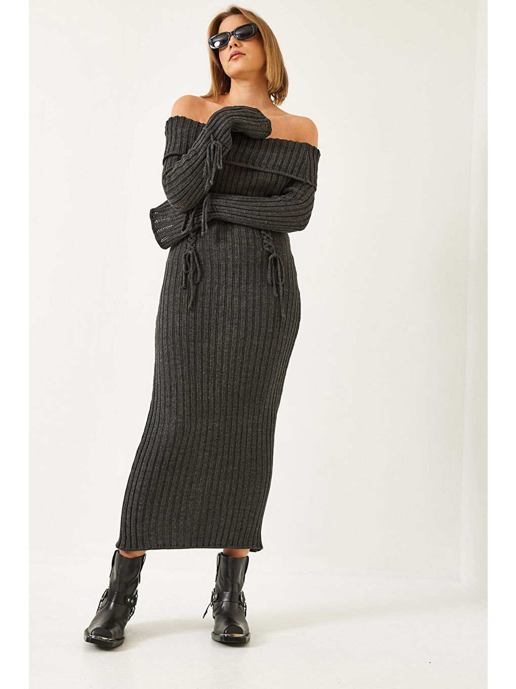 Antrasit Kadın Madonna Yaka Örgü Detaylı Triko Elbise-2