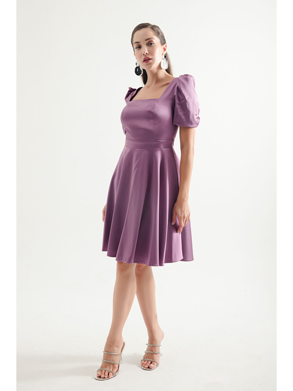 Lila Kadın Lavanta Balon Kol Kloş Kesim Mini Saten Abiye Elbise-1
