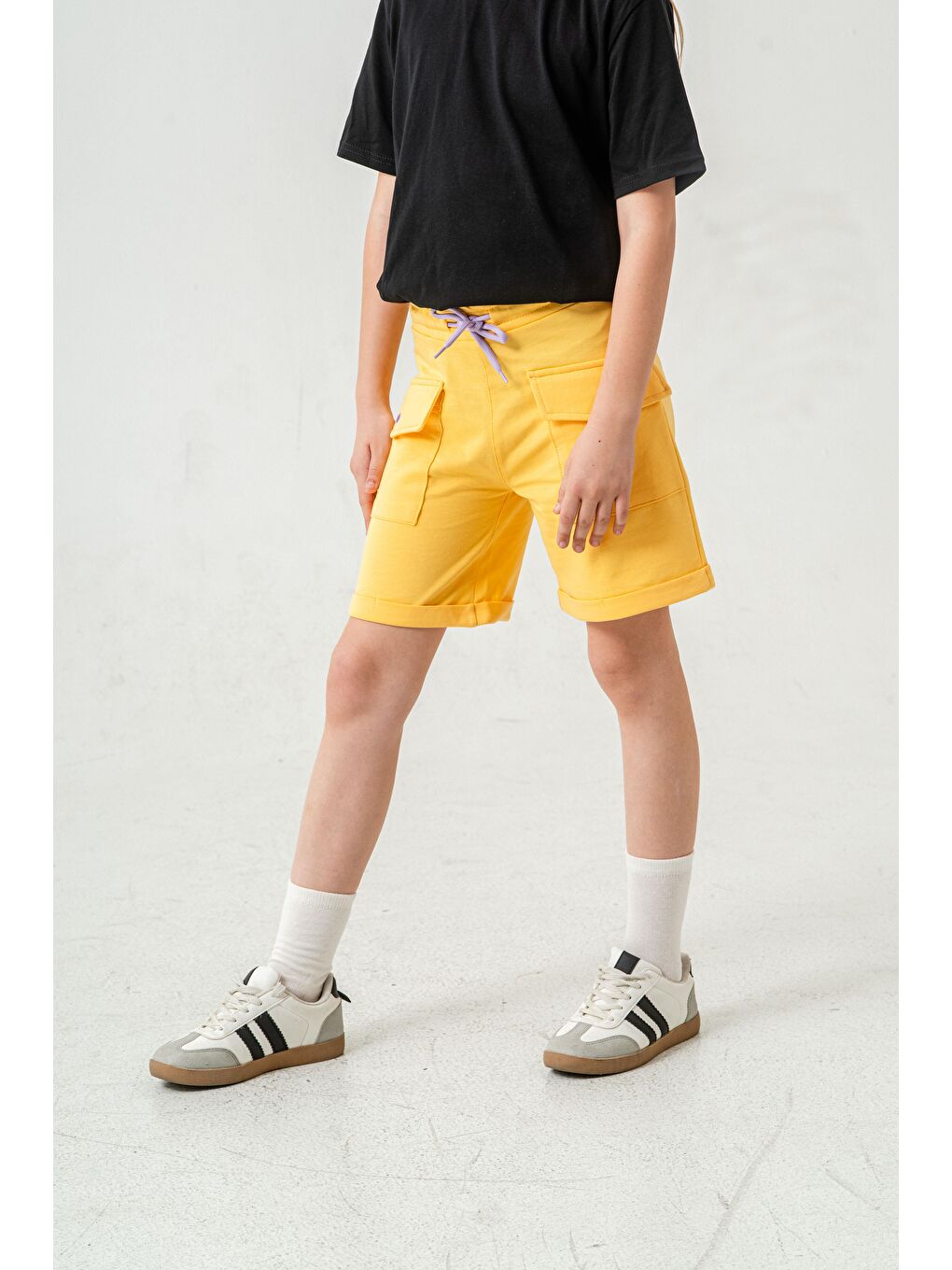 Sarı Kargo Cepli Cep Kapağı Nakışlı Kız Çocuk Şort-3