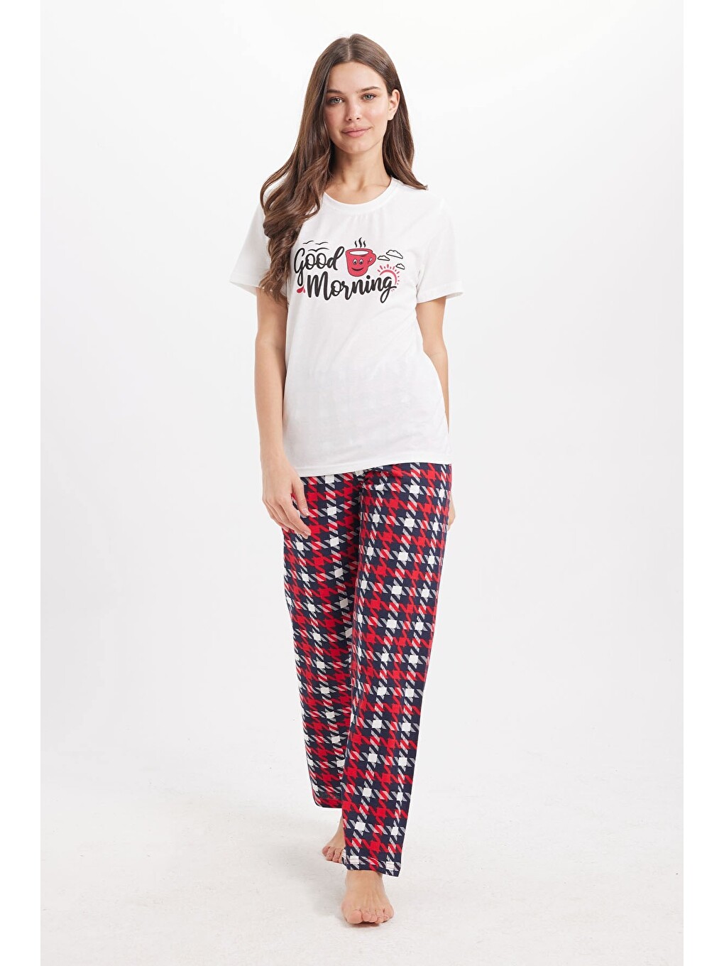 Kadın Regular Fit Klasik Kesim Pamuklu Bisiklet Yaka Kısa Kollu Baskılı Beyaz Pijama Takımı-7
