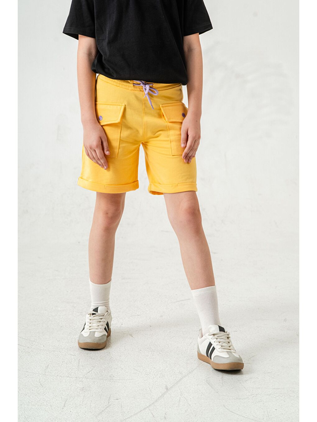 Sarı Kargo Cepli Cep Kapağı Nakışlı Kız Çocuk Şort-4