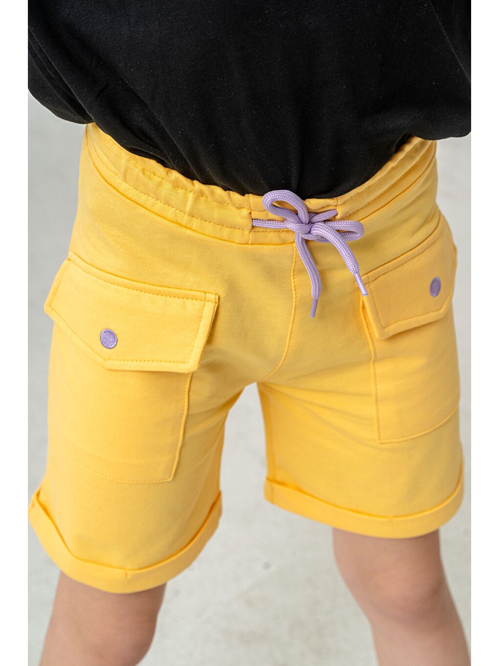 Sarı Kargo Cepli Cep Kapağı Nakışlı Kız Çocuk Şort-5