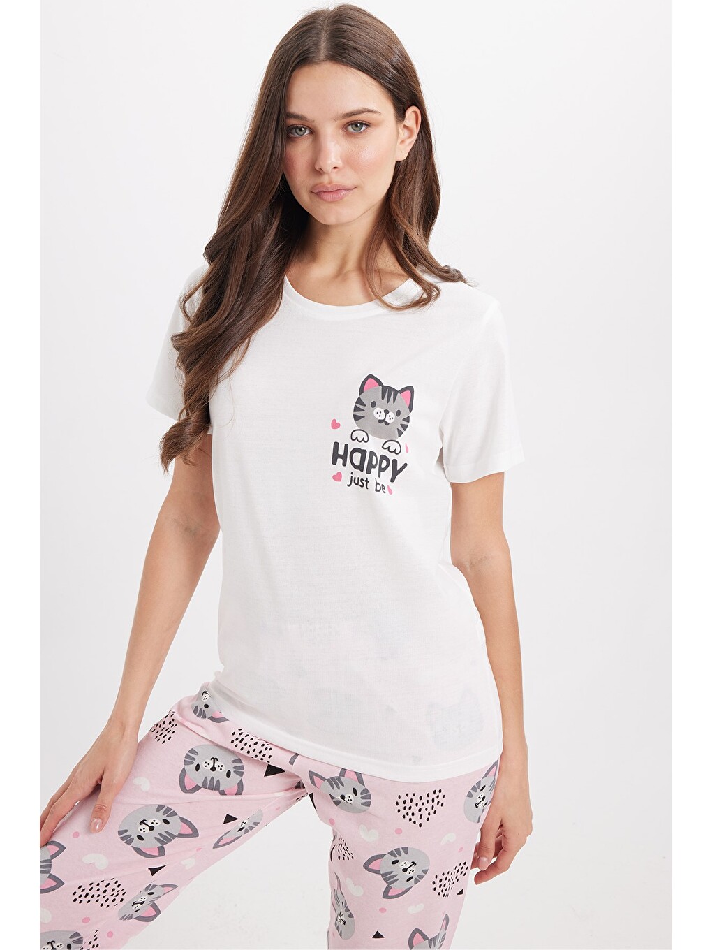 Kadın Regular Fit Klasik Kesim Pamuklu Bisiklet Yaka Kısa Kollu Baskılı Beyaz Pijama Takımı-1