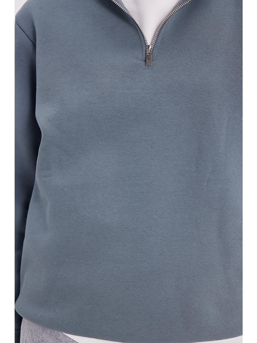 Kadın Relax Fit Rahat Kesim Pamuklu İçi Polarlı Yarım Fermuarlı Gri Dik Yaka Sweatshirt-2