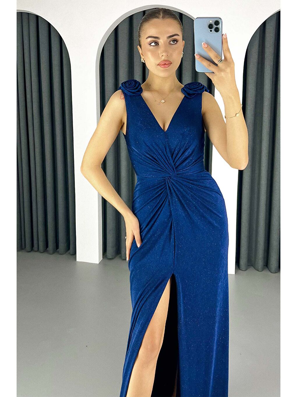 Kadın Lacivert Gül Detaylı Simli Uzun Abiye Elbise-2