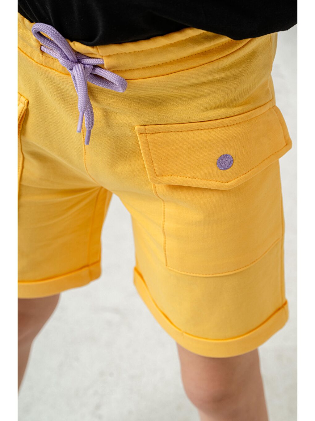 Sarı Kargo Cepli Cep Kapağı Nakışlı Kız Çocuk Şort-6