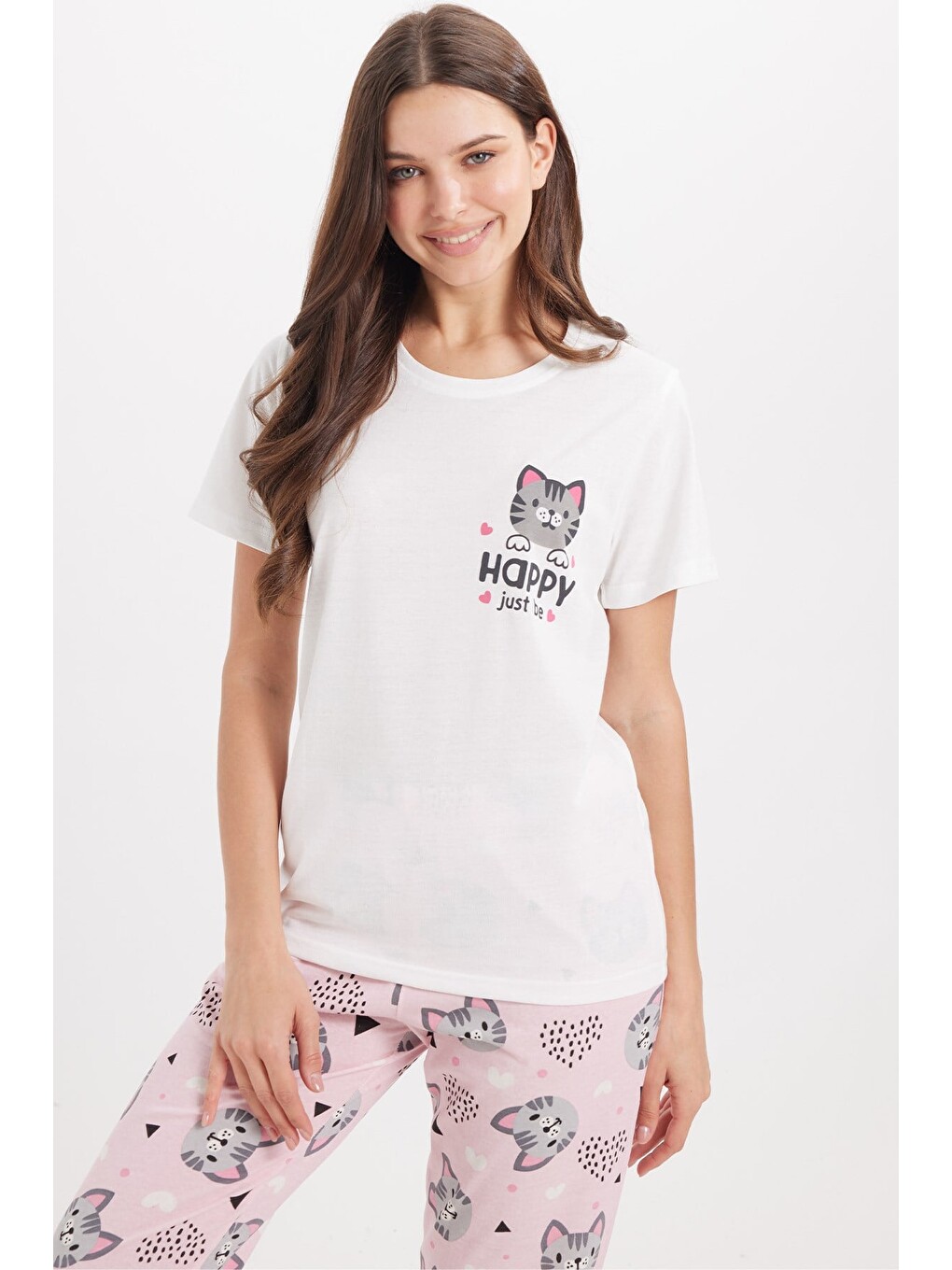 Kadın Regular Fit Klasik Kesim Pamuklu Bisiklet Yaka Kısa Kollu Baskılı Beyaz Pijama Takımı-3