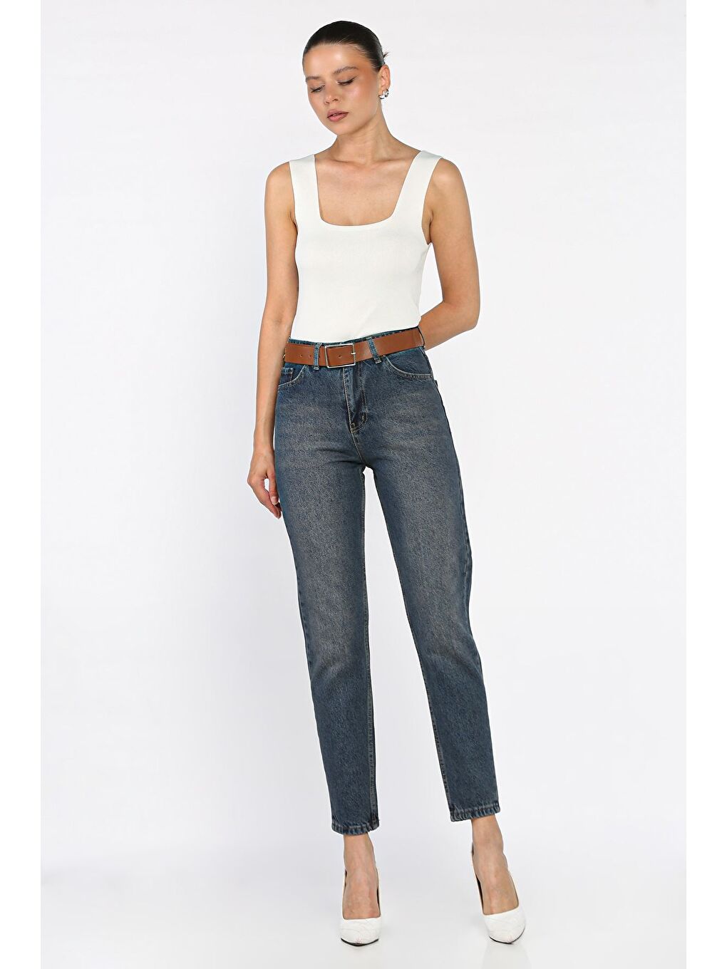 Lacivert Kadın Kemer Detaylı Mom Jean Jean Pantolon-1