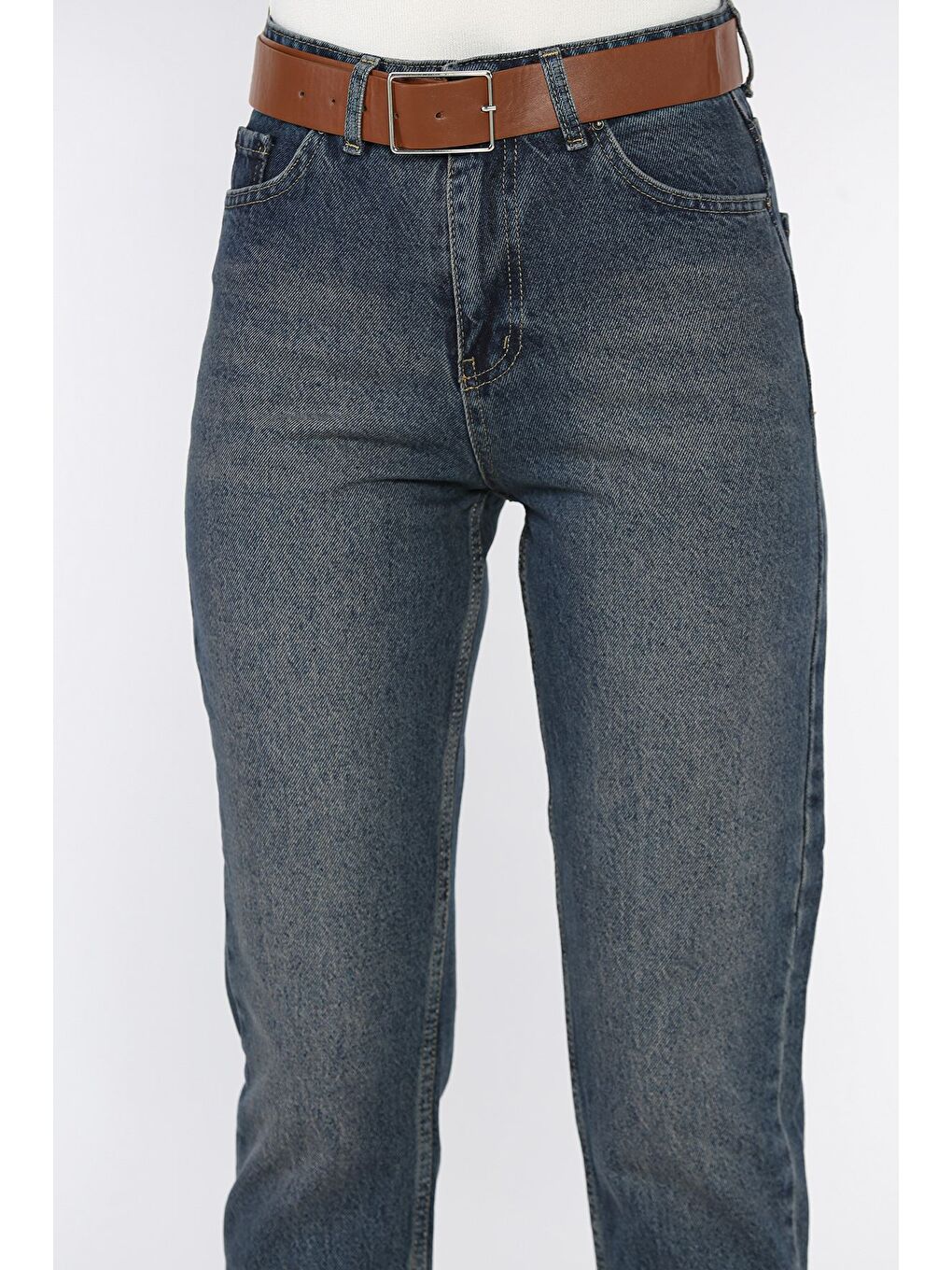 Lacivert Kadın Kemer Detaylı Mom Jean Jean Pantolon-3