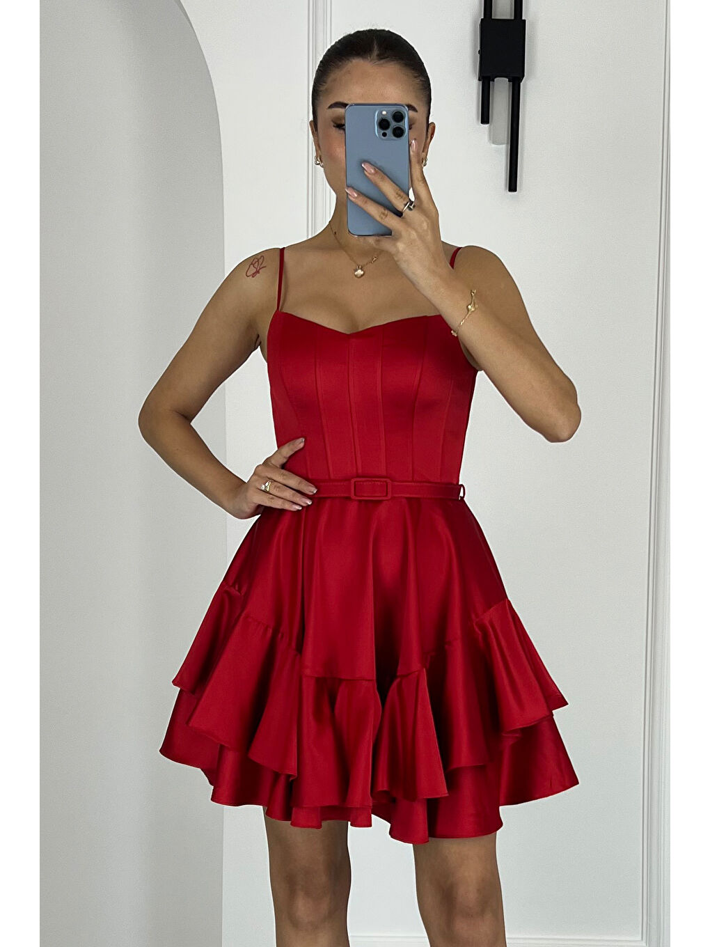 Kadın Kırmızı Askılı Kısa Saten Mezuniyet Abiye Elbise-3