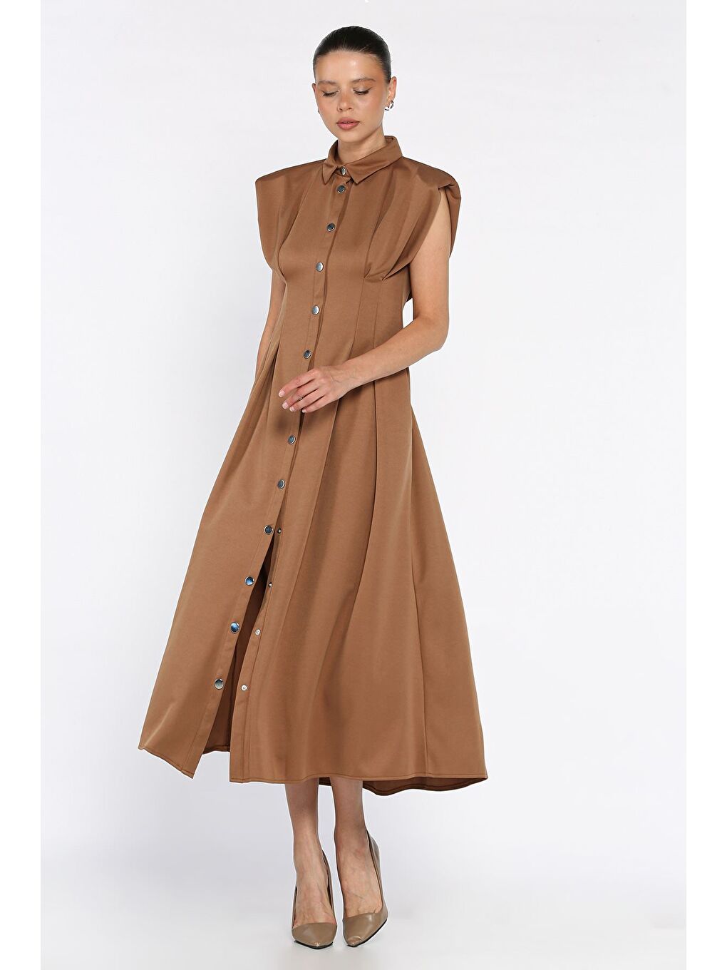 Kahverengi Pileli Ön Çıtçıtlı Sıfır Kol Kadın Elbise