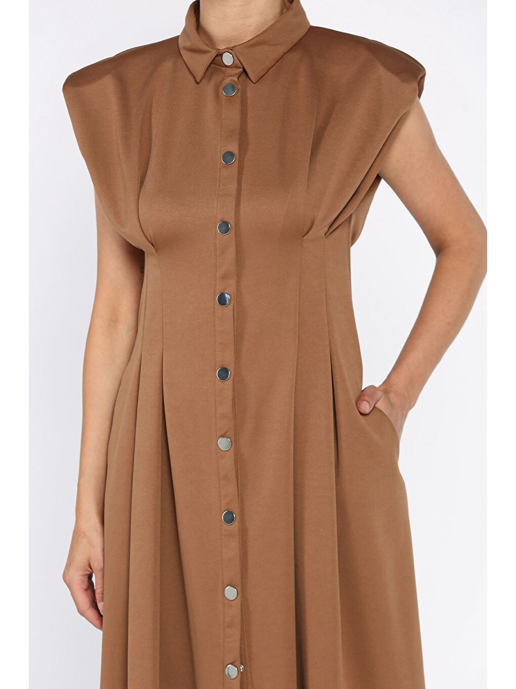 Kahverengi Pileli Ön Çıtçıtlı Sıfır Kol Kadın Elbise-3