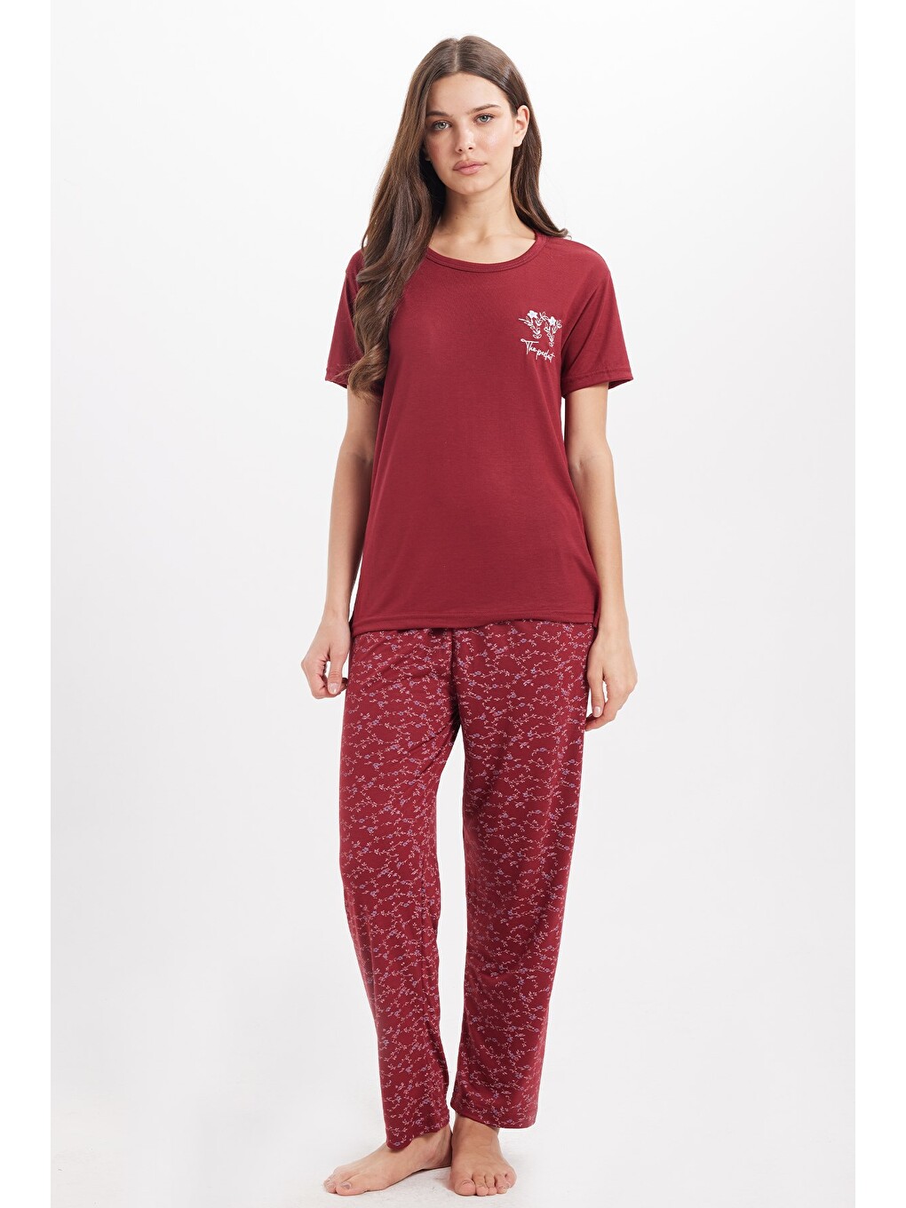 Kadın Standart Fit Normal Kesim Bisiklet Yaka Kısa Kollu Baskılı Bordo Pijama Takımı