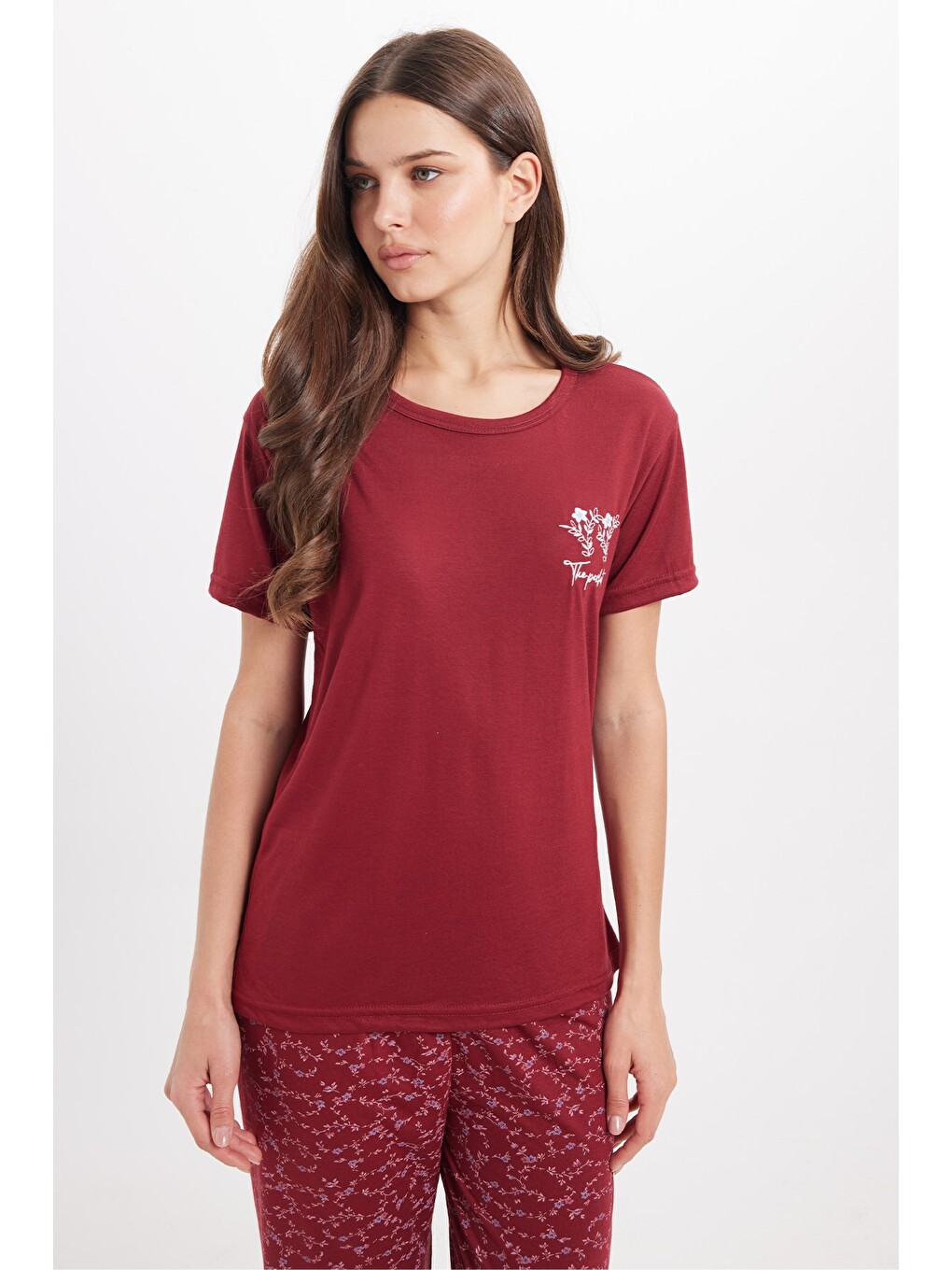 Kadın Standart Fit Normal Kesim Bisiklet Yaka Kısa Kollu Baskılı Bordo Pijama Takımı-1