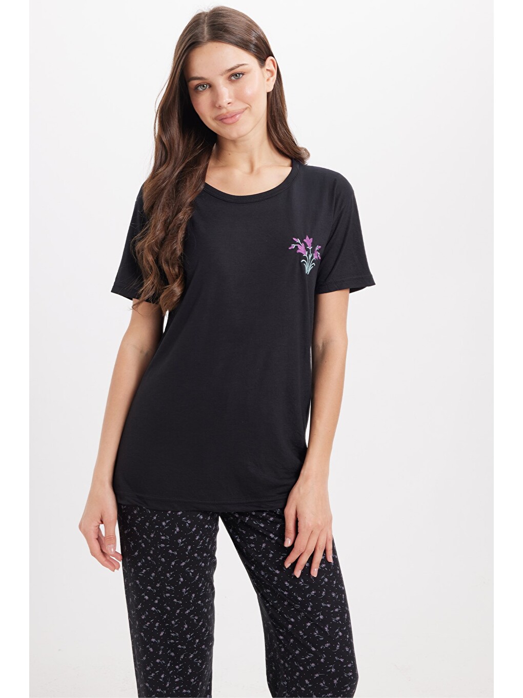 Kadın Standart Fit Normal Kesim Bisiklet Yaka Kısa Kollu Baskılı Siyah Pijama Takımı-1