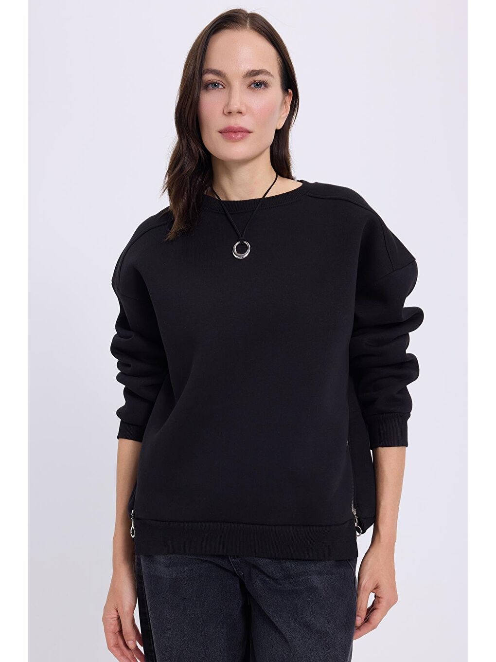 Kadın Oversize Geniş Kesim Pamuklu 3 Iplik Bisiklet Yaka Siyah Sweatshirt-1