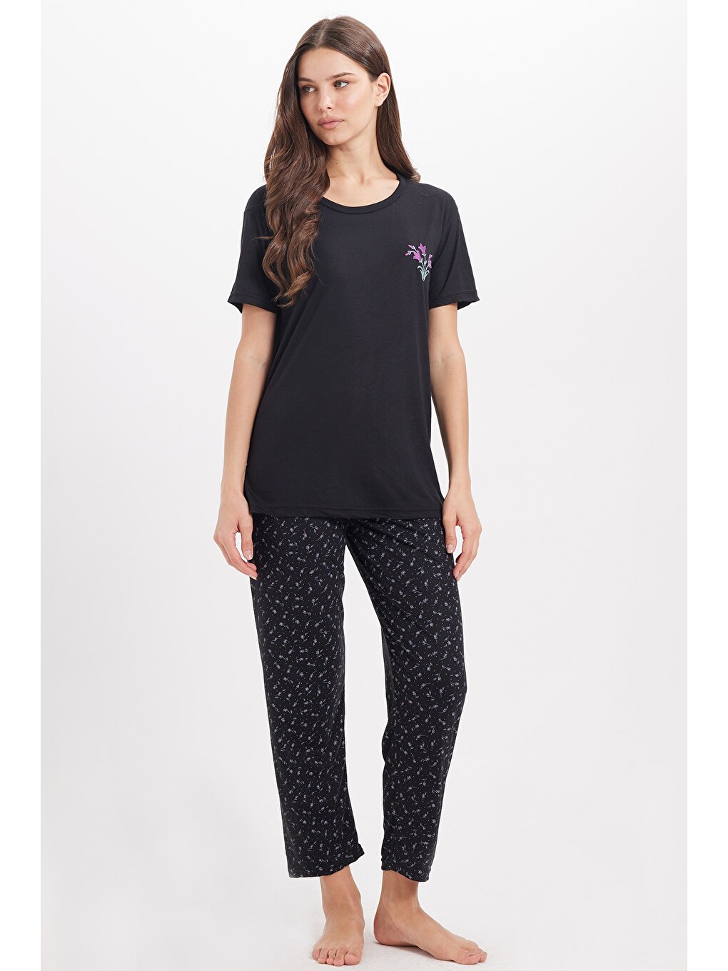 Kadın Standart Fit Normal Kesim Bisiklet Yaka Kısa Kollu Baskılı Siyah Pijama Takımı-7