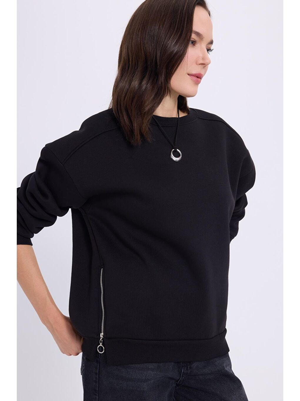 Kadın Oversize Geniş Kesim Pamuklu 3 Iplik Bisiklet Yaka Siyah Sweatshirt-3