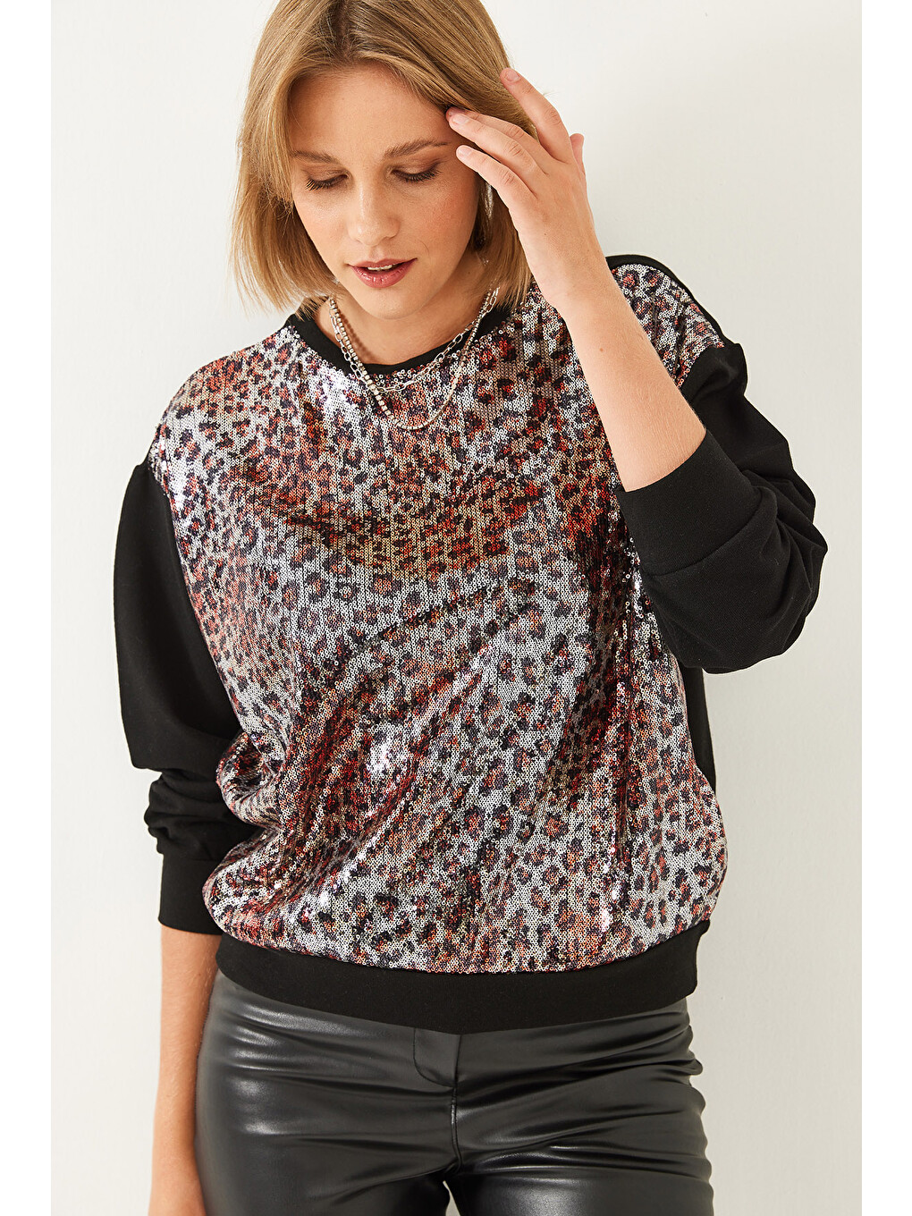 Siyah Kadın Pul Payetli Sweatshirt-1