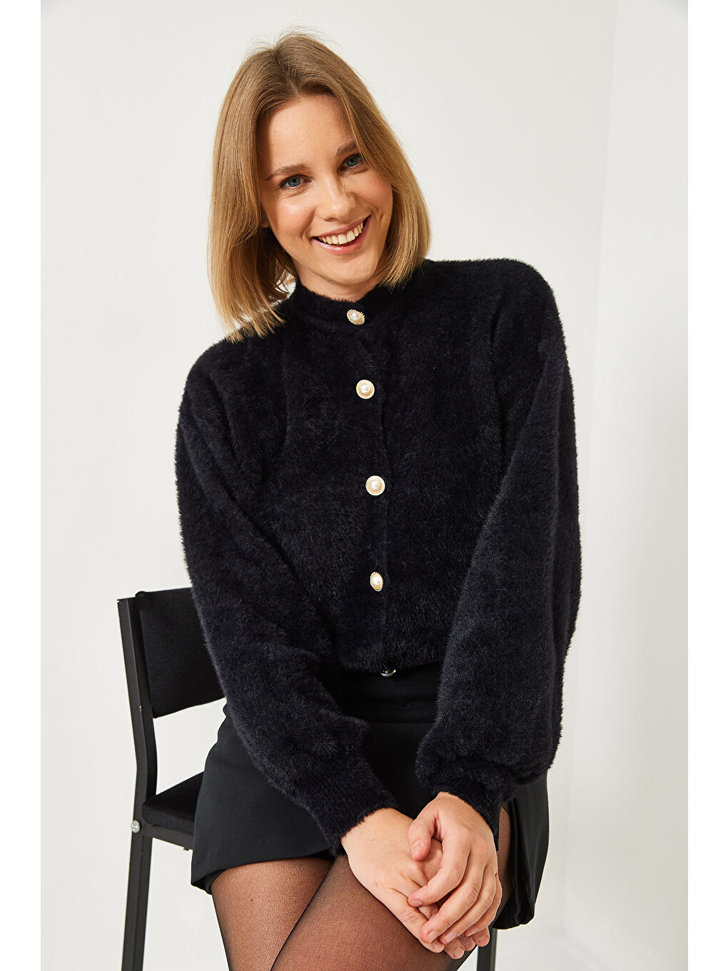 Siyah Kadın Beş Düğmeli Triko Hırka-2